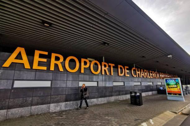 Station 64 A1 Bruxelles-Charleroi-Airport Villa Exterior photo